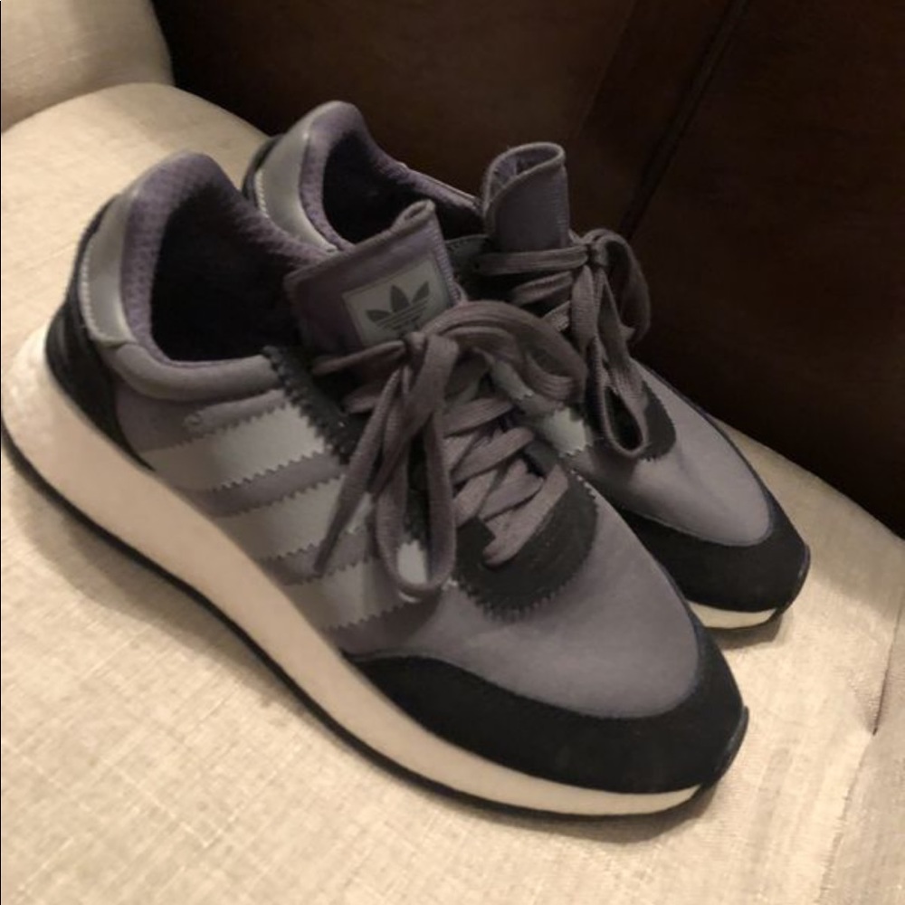 ⬇️ Adidas Old School Boost🎉